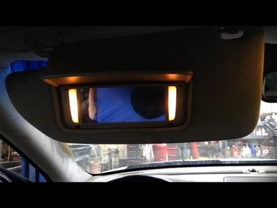 Parasol conductor con iluminación compatible con 05-09 VOLVO 60 SERIES 1023255 Foto 1 de 4