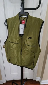 NWT Nike Tech Woven Utility Vest Mens Size S Full Zip Green Pockets - Picture 1 of 9