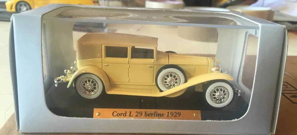 DIE CAST " CORD L 29 BERLINE - 1929 " 1/43 AUTO ELITE SCALA 1/43 - Immagine 1 di 1