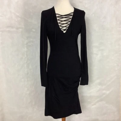 Pam & Gela Long Sleeve Black Lace Up V-Neck Ruched Mini Dress Foto 1 de 4