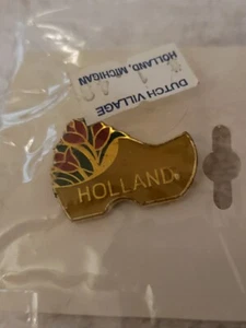NEW Holland Michigan Souvenir Lapel Pin - Picture 1 of 3