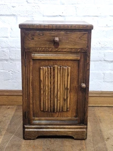 Antique vintage carved oak linenfold bedside cabinet / pot cupboard with drawer - Picture 1 of 13