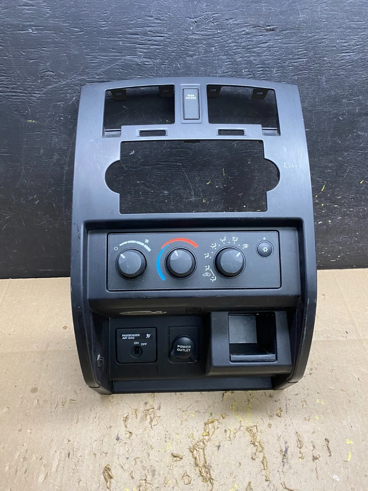 Dodge Dakota 2005 2007 control de temperatura climática radio panel bisel U5772 DG Foto 1 de 4