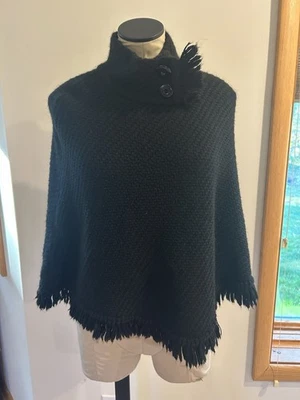 Poncho Andrea Jovine negro con flecos talla M Foto 1 de 4