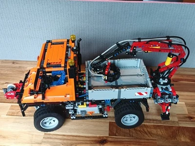 Lego Technic 8110 Unimog U400 - Bild 1 von 4