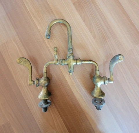 ANTIQUE VTG ALL BRASS GOOSENECK CHICAGO FAUCET COMPANY PLUMBING HOT AND COLD Cover