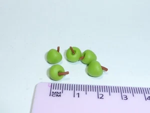 1:12 Scale 5 Apples C Doll house Miniatures, Garden , Kitchen - Picture 1 of 1