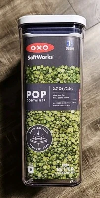 Contenedor hermético de almacenamiento de alimentos rectangular de plástico blanco OXO POP 2,7 qt Foto 1 de 4