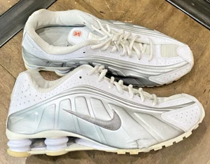 Nike Shox R4 'White Metallic Silver' AR3565-101 VNDS Herren 13 - Bild 1 von 11