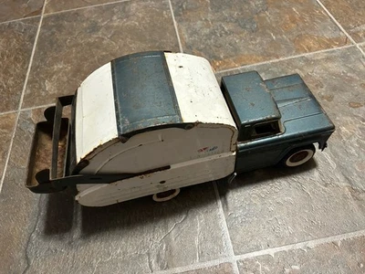 Vintage 1960s Structo Garbage Truck/ Sanitation Dept Good Restoration Project - Image 1 of 4