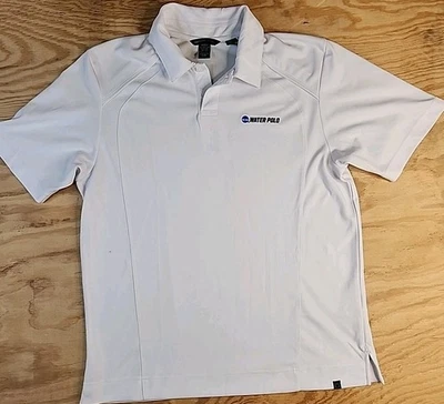 Polo acuático ligero blanco con logotipo de la NCAA para hombre grande Foto 1 de 4