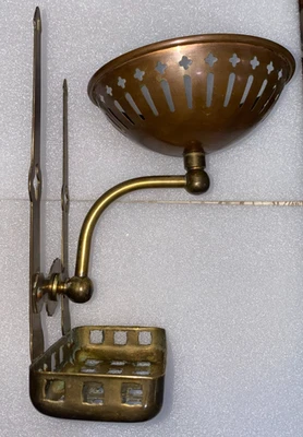 Porta-sabonetes e esponjas antigos vintage de latão e cobre suporte de parede pátina intocada - Imagem 1 de 4