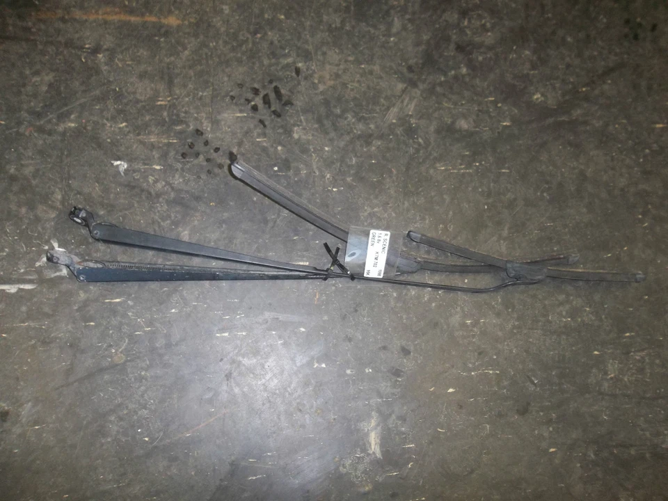 RENAULT SCENIC MK1 1997-1999 PAIR OF FRONT WIPER ARMS - Изображение 1 из 1