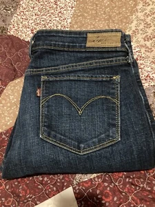 Levi's Women's  Slight Curve Classic Straight Leg Mid-Rise Jeans Size 10/30 - Picture 1 of 9