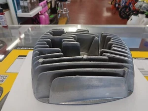 NOS Suzuki T500 Titan GT500 1968-1977 Genuine Left Cylinder Head OEM 11121-15601 - Picture 1 of 5
