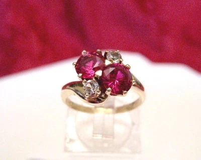 KSK 10K YELLOW GOLD ROUND RUBY GEM CLUSTER ACCENTS RING SIZE 6.75 - Image 1 of 4