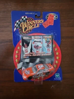 ROOKIE #20 Tony Stewart Winner's Circle Record Breaking 1:64 Diecat con tarjeta NUEVO Foto 1 de 2