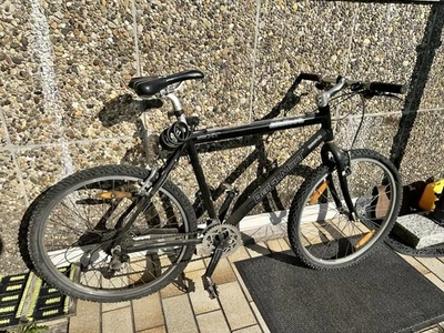 Fahrrad Schwarz von Bergamont mit Shimano Deore TX Gangschaltung Gebraucht - Bild 1 von 4