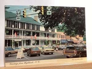 Main Street and the Highlands Inn: Highlands, NC - Vintage Postcard - Picture 1 of 3