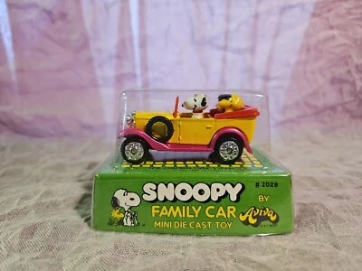 Snoopy Mini Diecast Toy Family Car by Aviva #2028 - Image 1 of 4