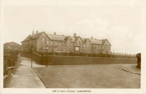REAL PHOTO POSTCARD GIRLS HIGH SCHOOL, NORMANTON (NEAR WAKEFIELD) WEST YORKSHIRE - Picture 1 of 2