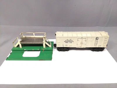 Lionel #3472 Milk Car with Stand No Original Box C-7 - Image 1 of 4