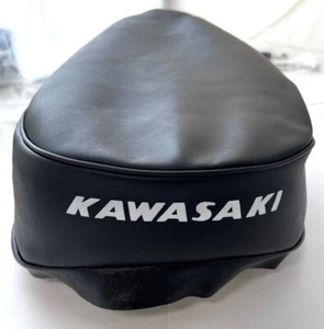 KAWASAKI MT1 KV75 REPUESTO CUBIERTA ASIENTO SUPERIOR LISA 1971 - 1977 - Imagen 1 de 6