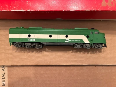 [T-HO] Rivarossi HO Scale Burlington Northern E-8 #9804 No Motor - Image 1 of 4