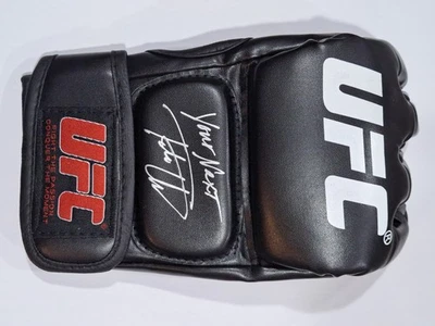 Guante UFC autografiado firmado por Tito Ortiz certificado de autenticidad automático TSA 3006267 "Tu próximo" Foto 1 de 4
