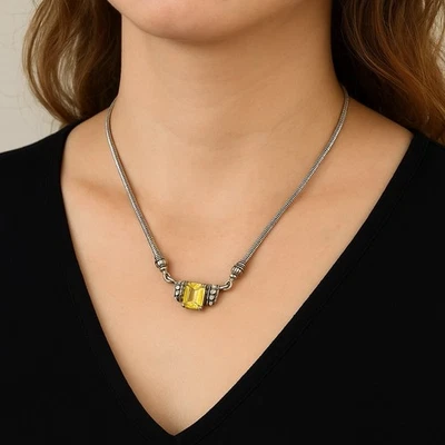 Colgante de citrino de dos tonos Lagos con collar de serpiente de plata Foto 1 de 4