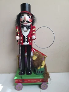 Pier 1 CIRCUS RINGMASTER Lion Tamer Nutcracker Large 18.5 Inches. Christmas - Picture 1 of 8
