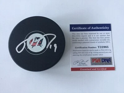 Chaquetas azules Columbus autografiadas firmadas por Ryan Johansen disco de hockey PSA ADN certificado de autenticidad a Foto 1 de 3