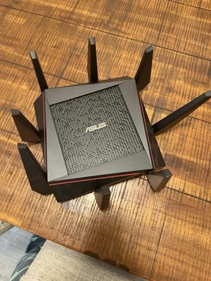Router Gigabit inalámbrico de tres bandas Asus RT-AC5300 Foto 1 de 4