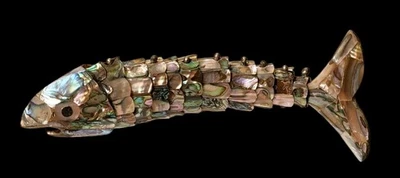 Abridor de botellas de pescado articulado de 8" incrustaciones plateadas de concha de abulón años 90 México Foto 1 de 4