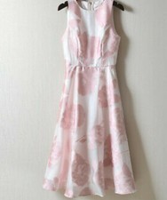 wylieh sleeveless floral midi dress