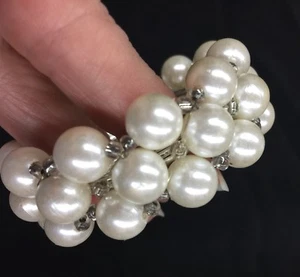 NEW 4 Chelsea Collection Elegant Faux Pearl Beaded Classy Napkin Rings India - Picture 1 of 3
