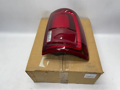 Luz trasera derecha para pasajero Dodge Ram 2500 3500 2025-2026 OEM 68592552AB Foto 1 de 4