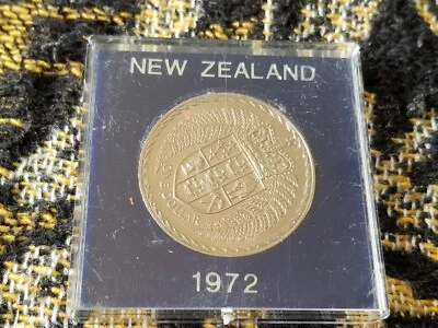 Nueva Zelanda 1 dólar 1972 Cu-Ni sin circular - arancel escudo de armas incluido Foto 1 de 2