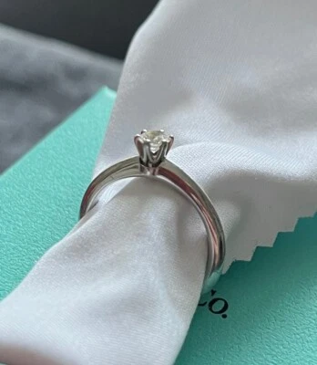 Tiffany & Co. Ring Diamant 0,2 Carat Col./Cla. Grade F/VS2 Excellent - Bild 1 von 3
