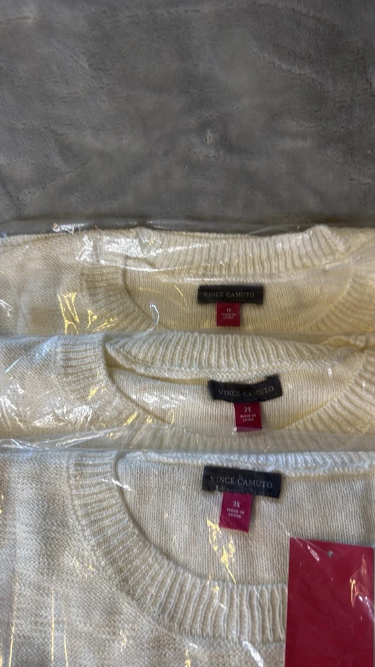 Suéteres Vince Camuto talla grande.  Nuevo con etiquetas. Tallas 1X/2X/3X. Color crema ligero.  Foto 1 de 4