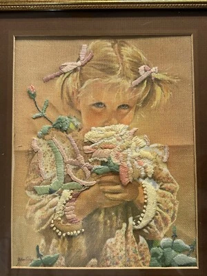 Obra de arte de pared vintage enmarcada 3D rubia crewel flores lazos Foto 1 de 4