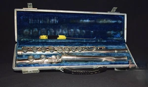 Gemeinhardt Flute ~ Model M-1 104147 ~ With Case in Good Condition W/Cleaner - Picture 1 of 16