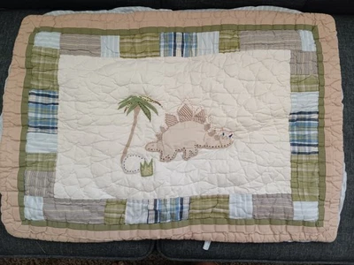 Almohada acolchada a cuadros dinosaurio POTTERY BARN KIDS farsa  Foto 1 de 3