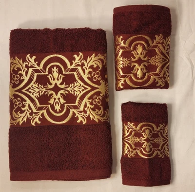 Nuevo - JUEGO DE 3 PIEZAS VINTAGE - Bordado - Granate/Dorado - Diseño Claret de desplazamiento - Juego de toallas Foto 1 de 3
