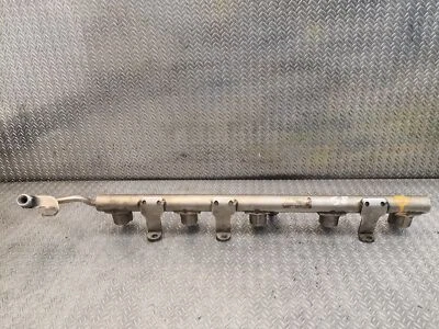 Carril de combustible lado derecho AUDI S8 D3 07L133316A 5,2 gasolina 331 kW Foto 1 de 4