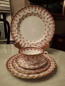 RARE Spode England Bone China Red Fleur De Lys 5 Piece Place Setting Gold Trim - Picture 1 of 12