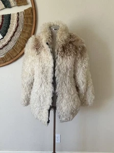 Abrigo de piel de cordero mongol rizado vintage años 70 glamuroso para mujer M - Imagen 1 de 10