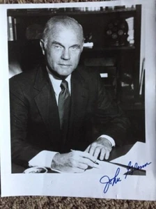 Senator John Glenn, 8x10 evtl. handsigniertes Foto, s/w, glänzend, guter Zustand - Bild 1 von 2