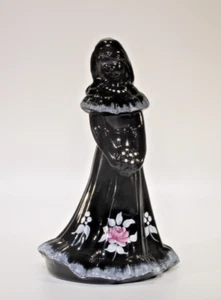 Muñeca dama de honor negra vidrio artístico Fenton, HP, rosas - Imagen 1 de 9