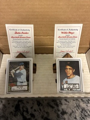 Tarjetas de béisbol de porcelana Topps Willie Mays/Duke Snider con soportes/certificado de autenticidad Foto 1 de 3